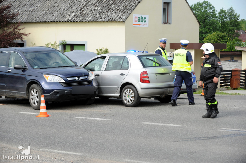 Dwa samochody zderzyły się na DK67