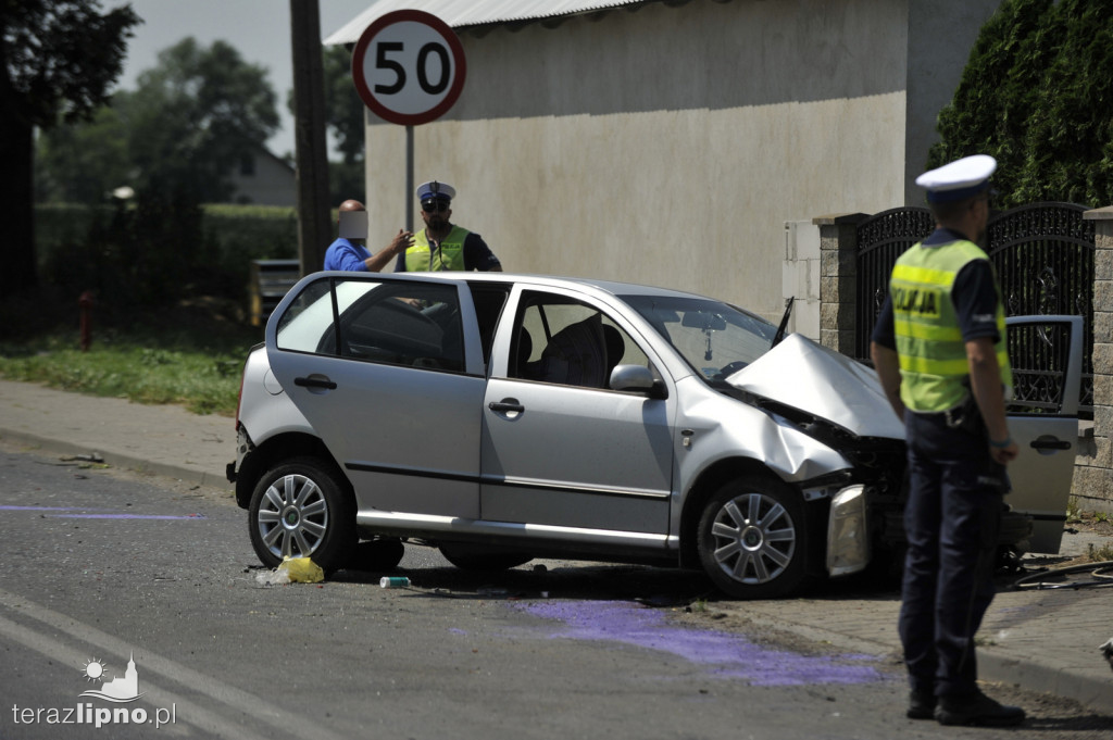 Skoda wjechała pod ciężarówkę