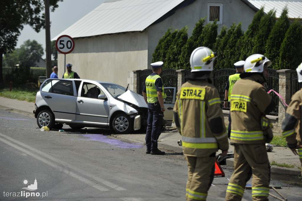 Skoda wjechała pod ciężarówkę