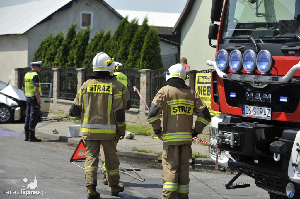 Skoda wjechała pod ciężarówkę