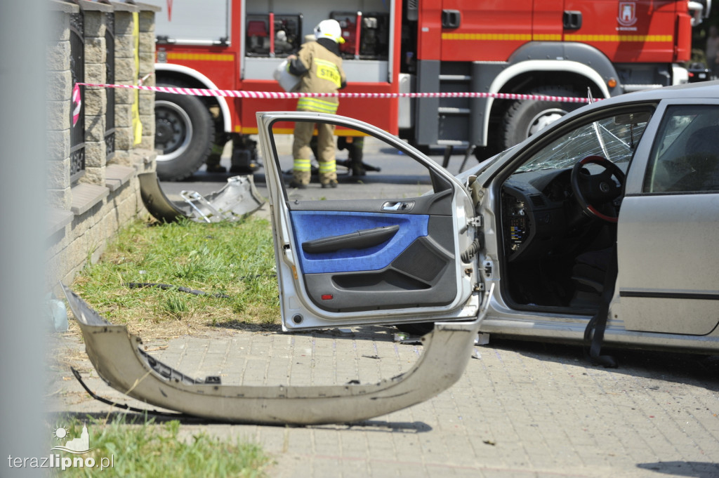 Skoda wjechała pod ciężarówkę