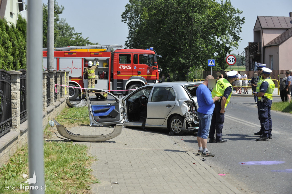 Skoda wjechała pod ciężarówkę