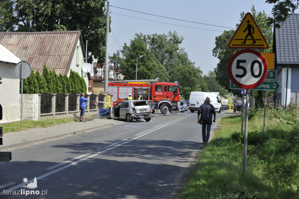 Skoda wjechała pod ciężarówkę