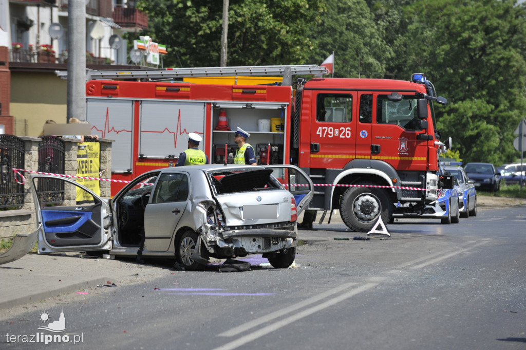 Skoda wjechała pod ciężarówkę