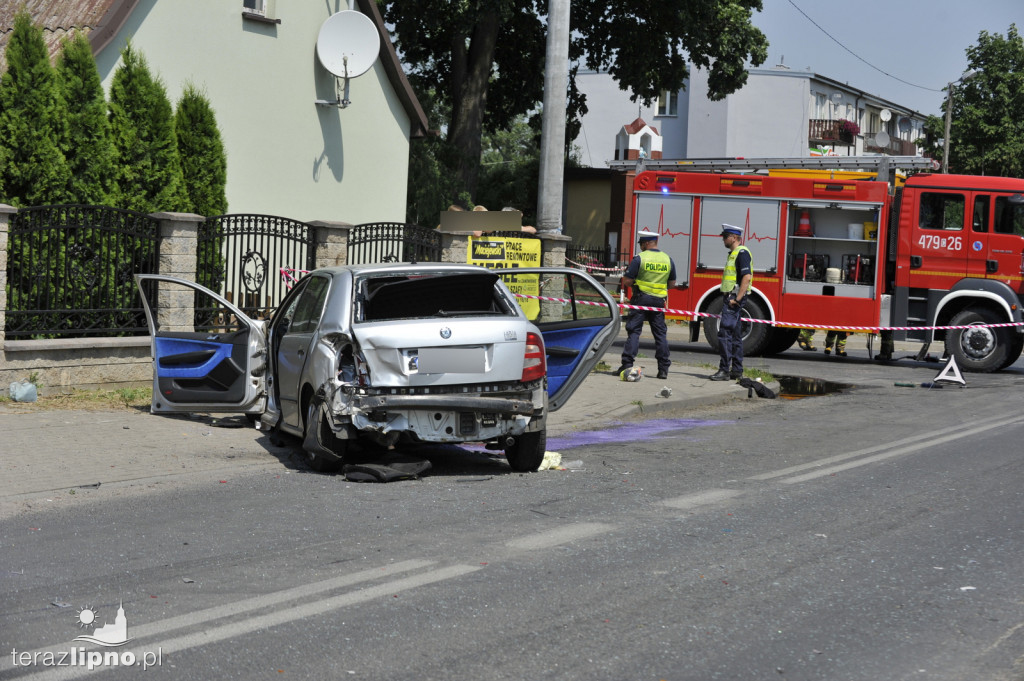 Skoda wjechała pod ciężarówkę