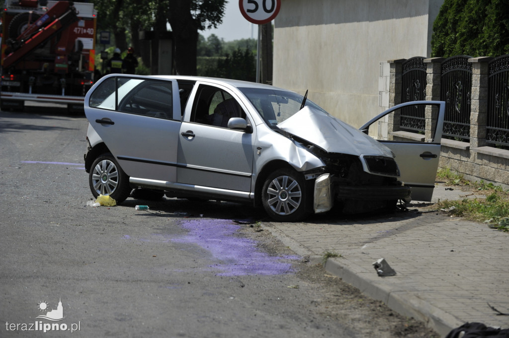 Skoda wjechała pod ciężarówkę