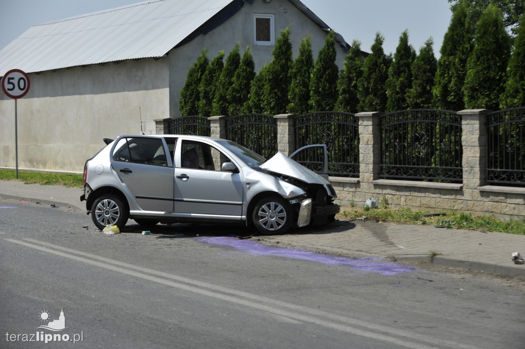 Skoda wjechała pod ciężarówkę