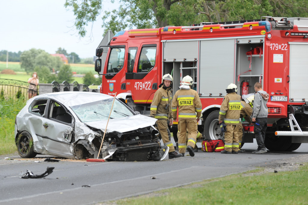 Zderzenie pojazdów na DW 557 w Chlebowie