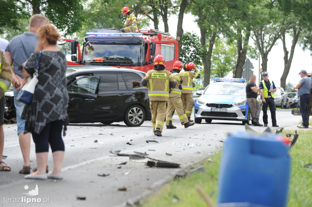 Zderzenie pojazdów na DW 557 w Chlebowie