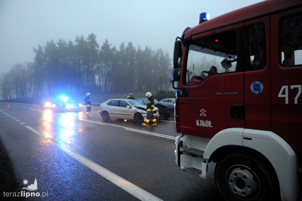 Dwa samochody zderzyły się na DK 10