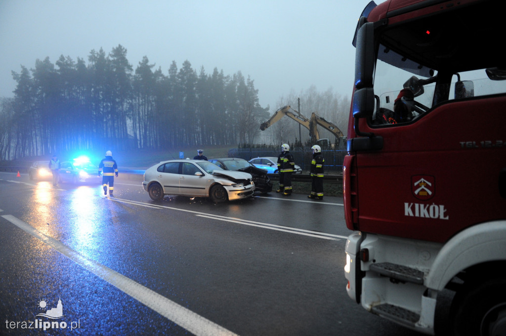 Dwa samochody zderzyły się na DK 10