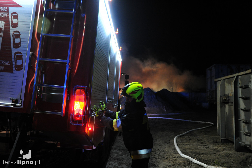 Pożar hali magazynowej w Czerskich Rumunkach