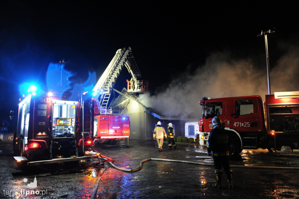 Pożar hali magazynowej w Czerskich Rumunkach