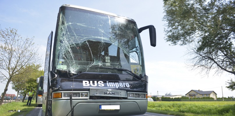 Zderzenie autokaru wiozącego dzieci [zdjęcia]