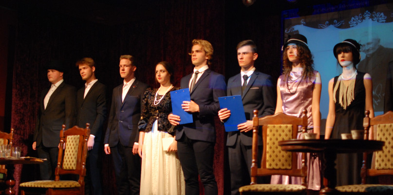 Aktorzy Teatru Bene Nati podczas spektaklu. /fot. Maciej Kamiński