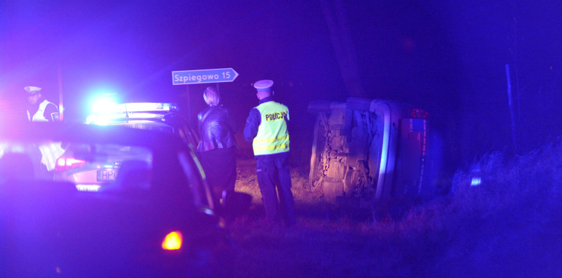 Policjanci z lipnowskiej drogówki wyjaśniają przyczyny tego zdarzenia. /fot. Marcin Jaworski