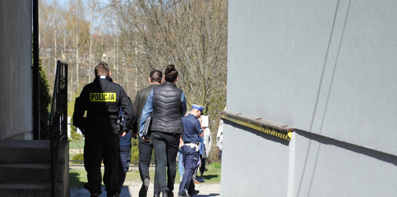Na miejscu pracują funkcjonariusze Komendy Powiatowej Policji w Lipnie pod nadzorem prokuratora /fot. Marcin Jaworski