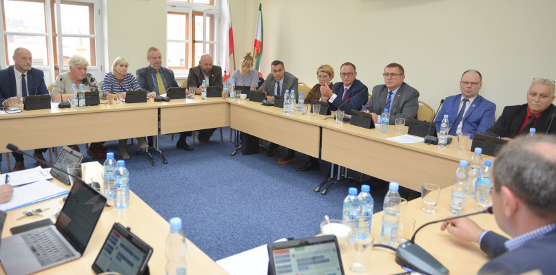 Podczas sesji radni podejmowali decyzję dotyczącą powołania Straży Miejskiej w Lipnie. /fot. Marcin Jaworski