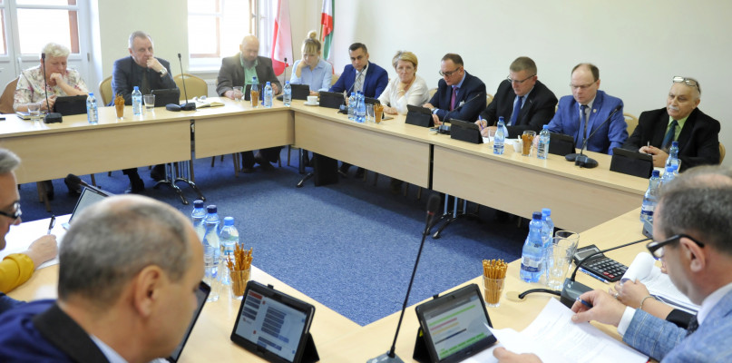 Podczas ostatniej sesji miejscy radni podjęli decyzję o podniesieniu podatków. /fot. Marcin Jaworski