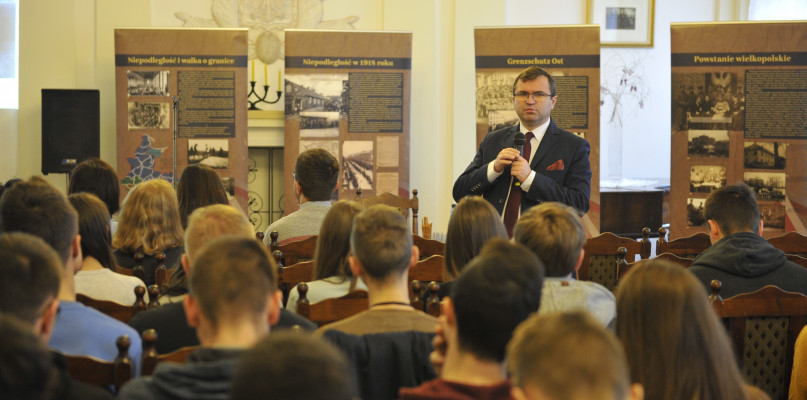 Poseł Zbigniew Girzyński wygłosił dwukrotnie wykład dla uczniów z lipnowskich szkół. /fot. Marcin Jaworski