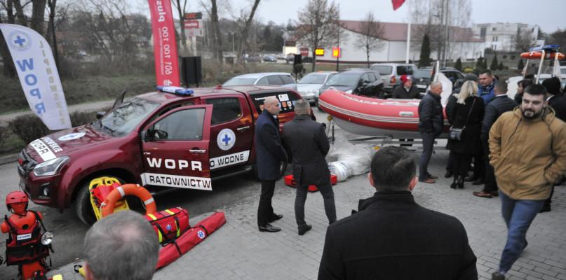 Podczas jubileuszu oficjalnie przekazano oraz poświęcono nowy pojazd lipnowskiego WOPR. /Fot. Marcin Jaworski