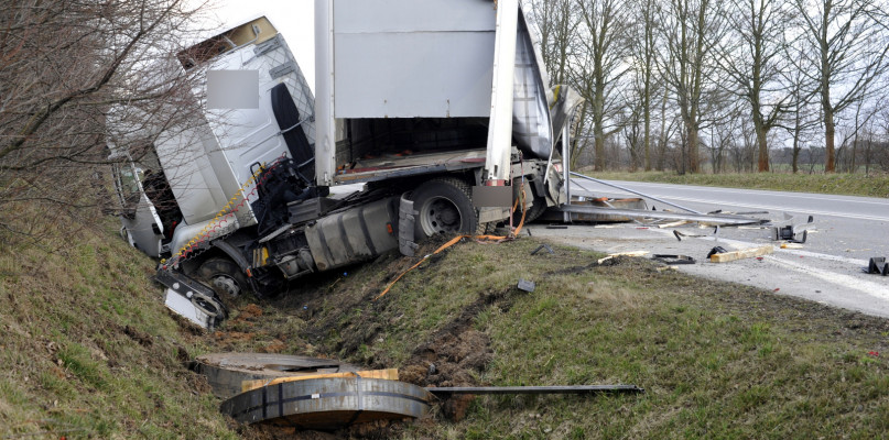 Kierujący samochodem ciężarowym był pod wpływem alkoholu. /Fot. Marcin Jaworski