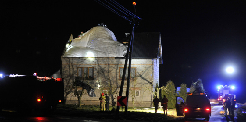 W Turzy Wilczej wichura zerwała poszycie dachowa na budynku mieszkalnym. /Fot. Marcin Jaworski