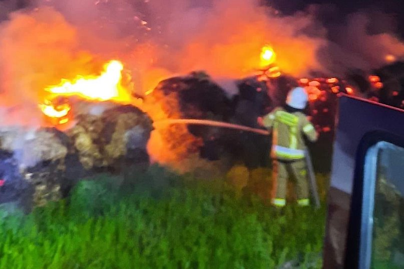 Pożar w Jasieniu. W akcji kilka zastępów straży