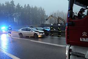 Groźne zdarzenie na krajowej dziesiątce. Trzy osoby w szpitalu [ZDJĘCIA]-8173