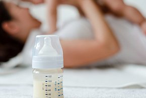 Groźna bakteria w mleku dla niemowląt. Nie podawaj dzieciom!-10992