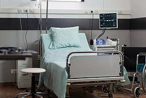 Lek wycofany z powodu zanieczyszczeń. W środku znaleziono fragmenty szkła-14610