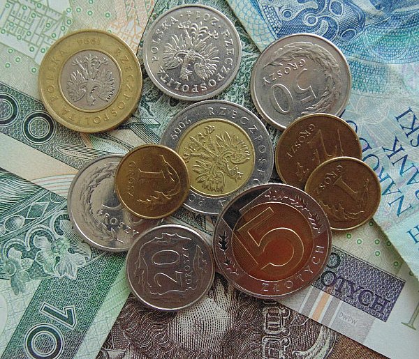 Nowe regulacje dla dorabiających. Od grudnia zmieniają się limity-14748